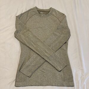 Heather green Figs Women’s Salta Long Sleeve Top